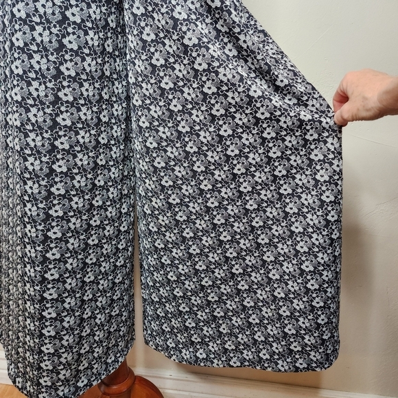 Vintage‎ 60's Mod Silver Metallic Daisy Print Super Elephant Bell Pants Size 6 - Picture 4 of 11